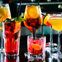 5 Simple DIY Cocktails for A House Party